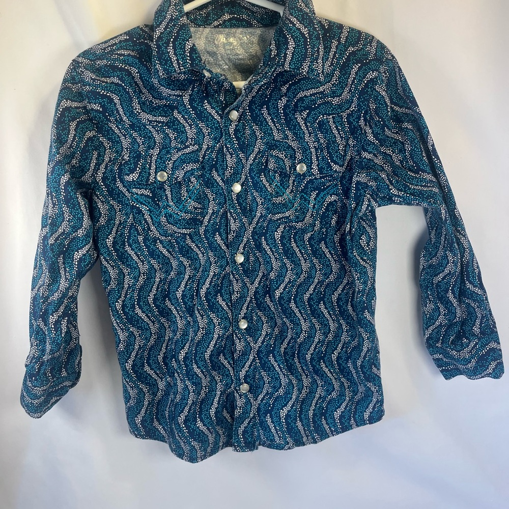 Wrangler Kids Blue and White Patterned Button Down Shirt